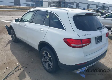 2016 Mercedes-Benz Glc 300 z USA, uszkodzony, nr VIN WDC0G4JB0GF064463